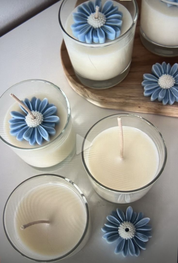 Bougie parfumée en fleur bleu